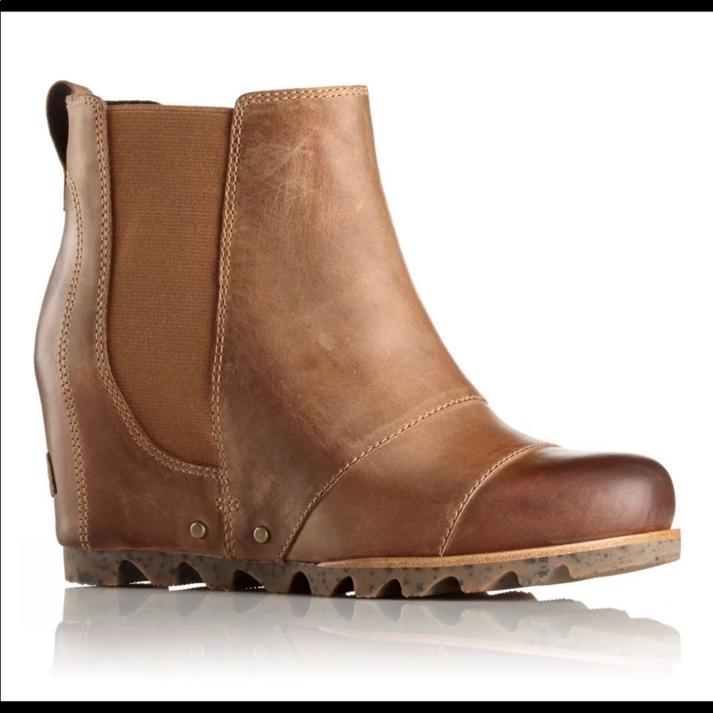SOREL Lea Wedge Boot Size 8.